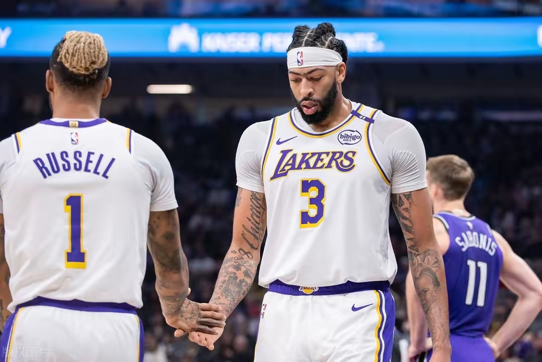 亚冠关键时刻走向成谜，洛杉矶湖人豪取连胜，更衣室稳定，资深球员宣示担当的简单介绍