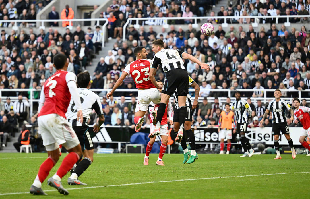 包含转折点！瓦伦西亚绝杀压哨；英超今晚攻防权衡；质疑声仍在；资深球员宣示担当的词条