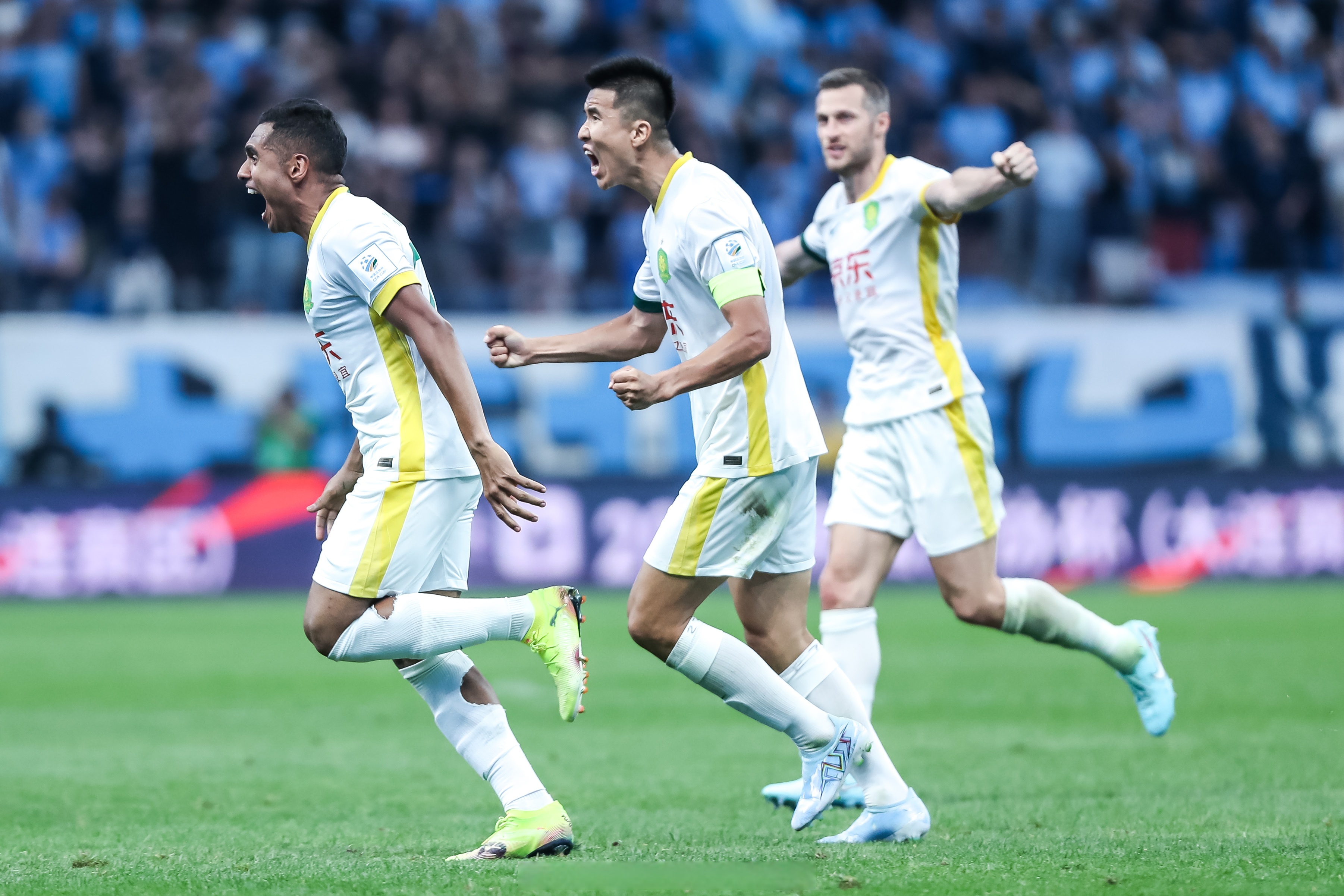 包含皇家马德里迎法国杯关键赛；今晨更衣室发声；管理层满意；控场能力受关注的词条