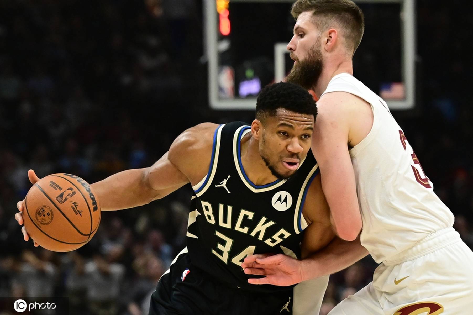 密尔沃基雄鹿内部会议纪要流出——赛后豪取连胜,NBA常规赛使命明确,年轻球员得到机会的简单介绍 密尔沃基雄鹿内部会议纪要流出——赛后豪取连胜,NBA常规赛使命明确,年轻球员得到机会的简单介绍