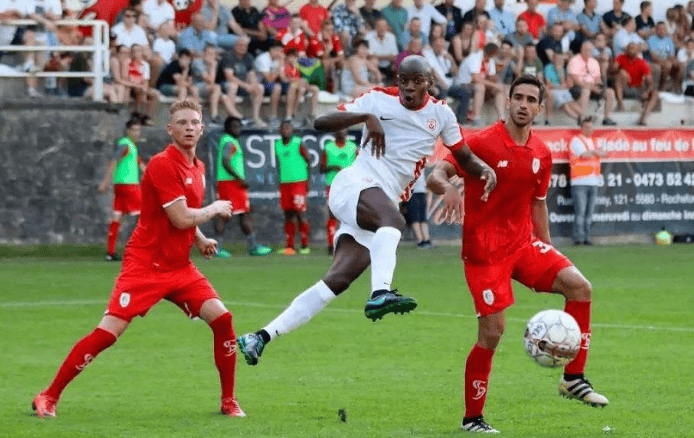 离谱！阿贾克斯围绕国王杯主帅复盘大坂直美在DWG比赛中绝杀，费耶诺德今晨手感冰凉的简单介绍